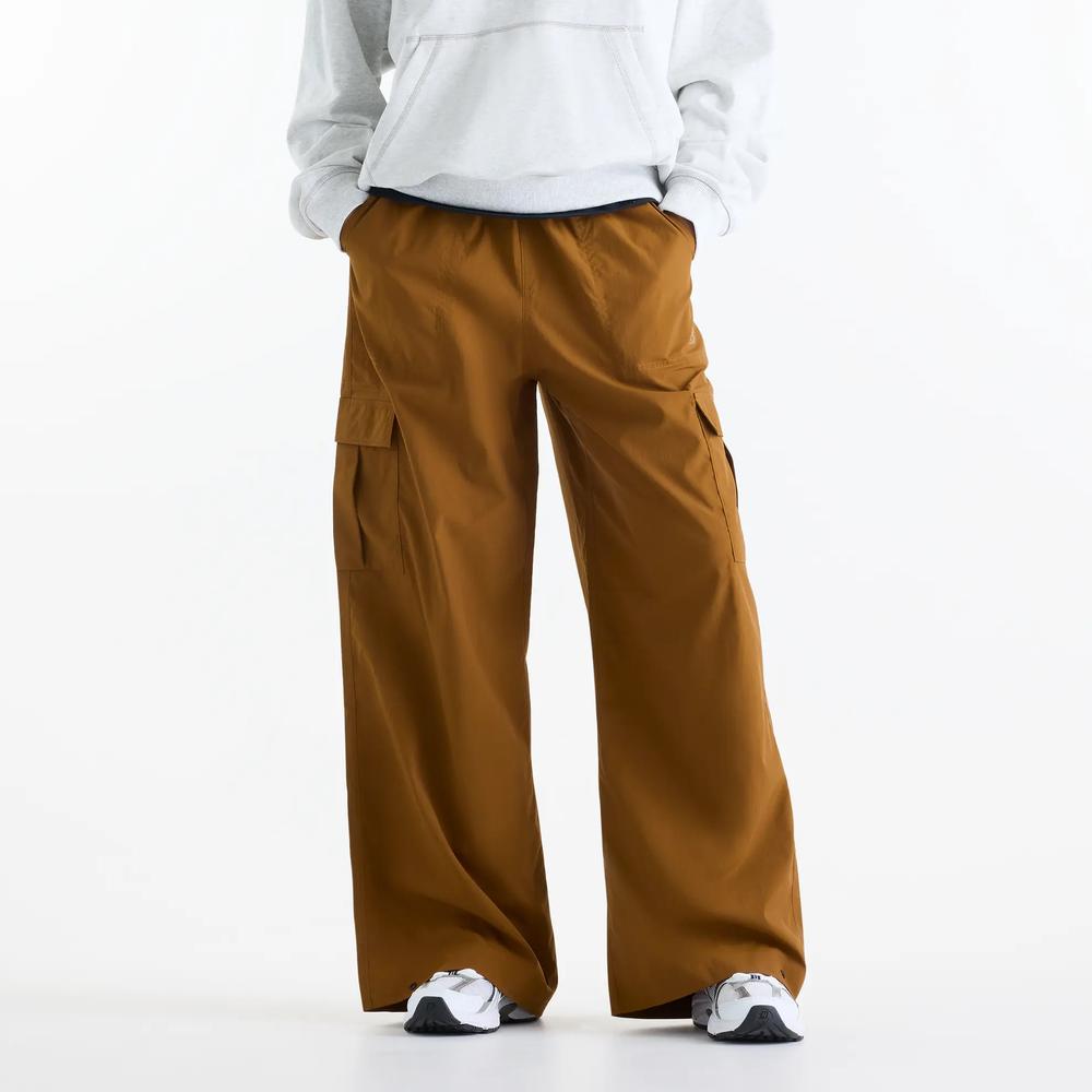 Női nadrág New Balance Cargo WP53504BFT - barna