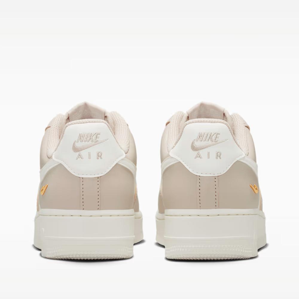 Női cipő Nike Air Force 1 '07 SE IV5197-200 - bézs