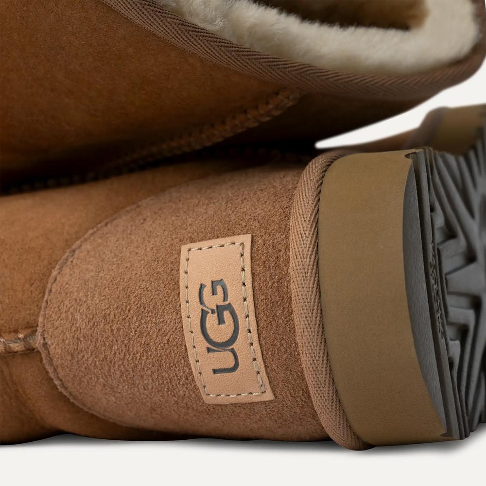 Cipő női UGG W Classic  Short II 1016223-CHE - barna