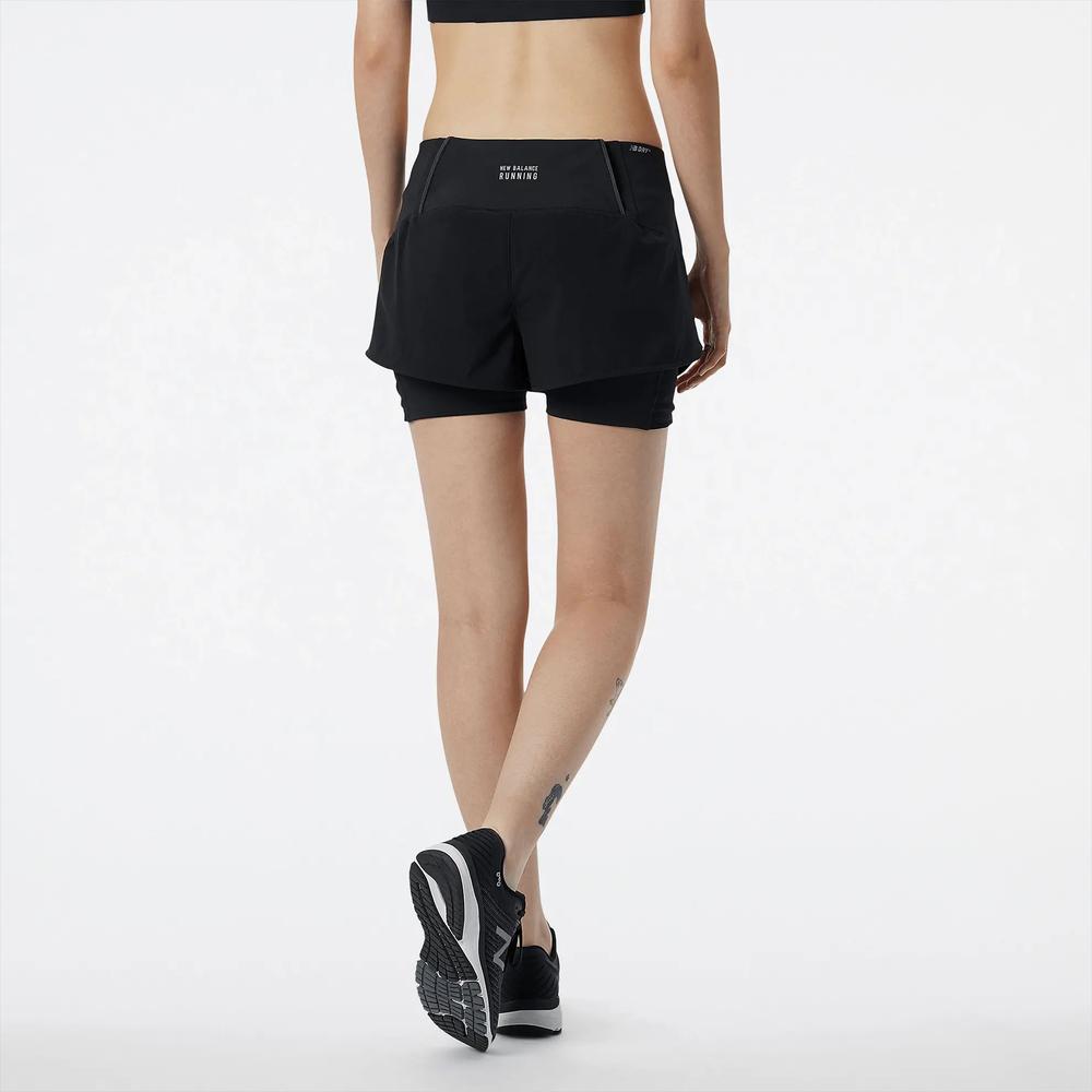 Női rövidnadrág New Balance WS21270BK – fekete