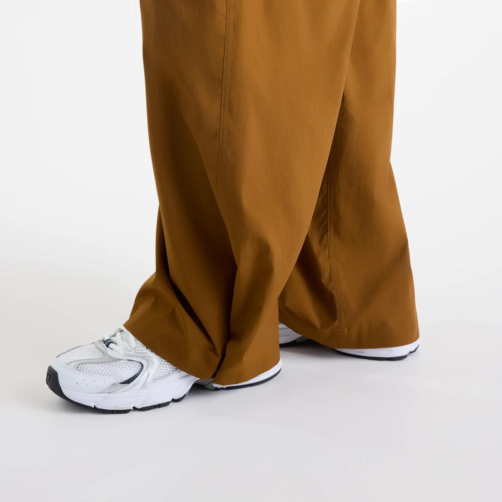 Női nadrág New Balance Cargo WP53504BFT - barna