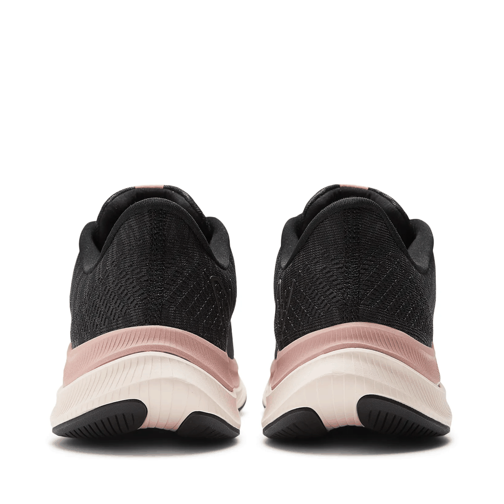 Női futócipő New Balance FuelCell Propel v4 WFCPRCK4 - fekete