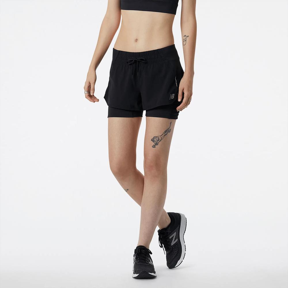 Női rövidnadrág New Balance WS21270BK – fekete
