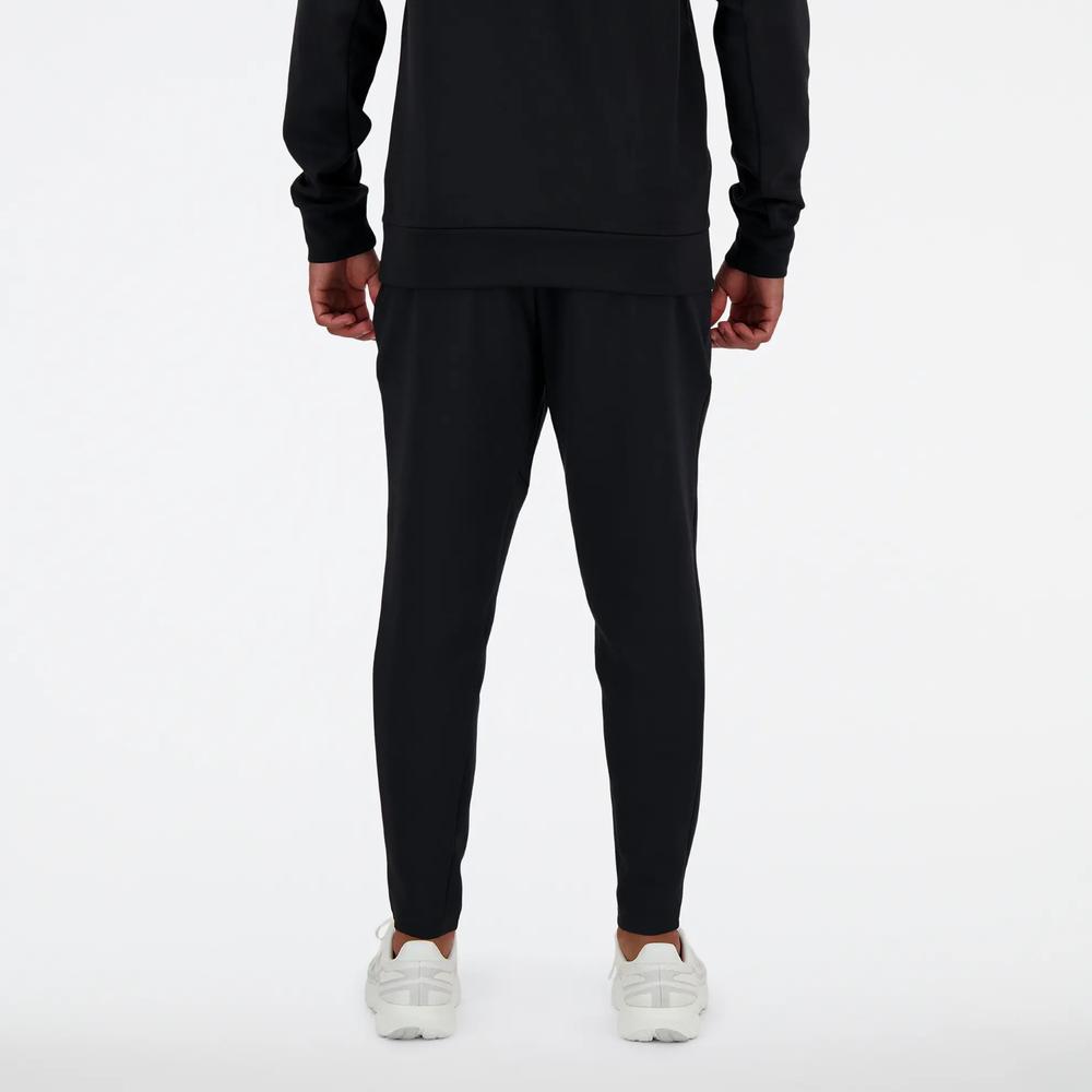Férfi nadrág New Balance MP41143BK - fekete