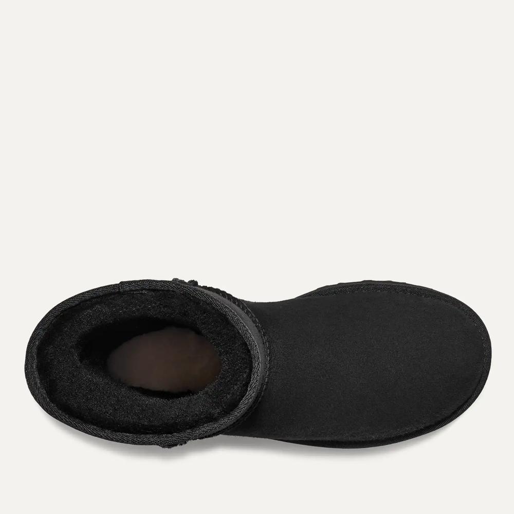 Cipő női UGG W Classic  Short II 1016223-BLK - fekete