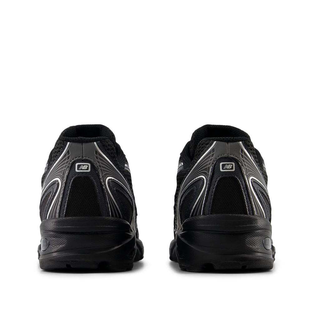 Unisex férfi cipő New Balance U740BM2 - fekete