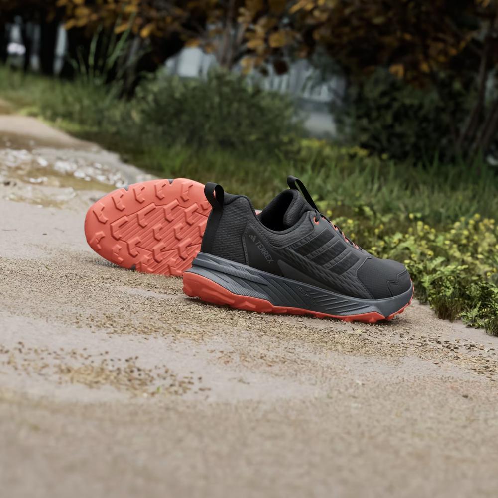 Cipő férfi adidas Terrex Tracefinder 2 Climaproof JR9134 - fekete