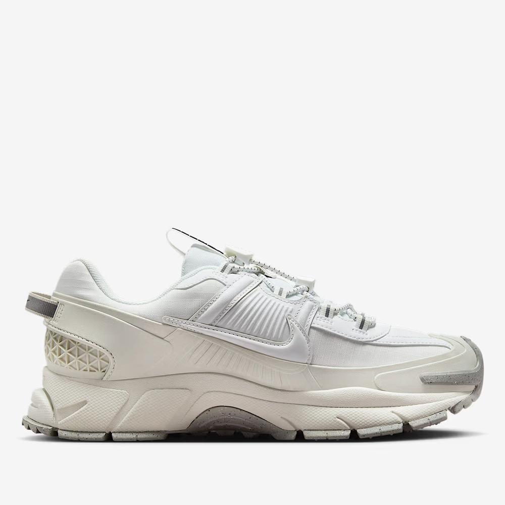Női cipő Nike Zoom Vomero Roam HV6410-100 - fehér