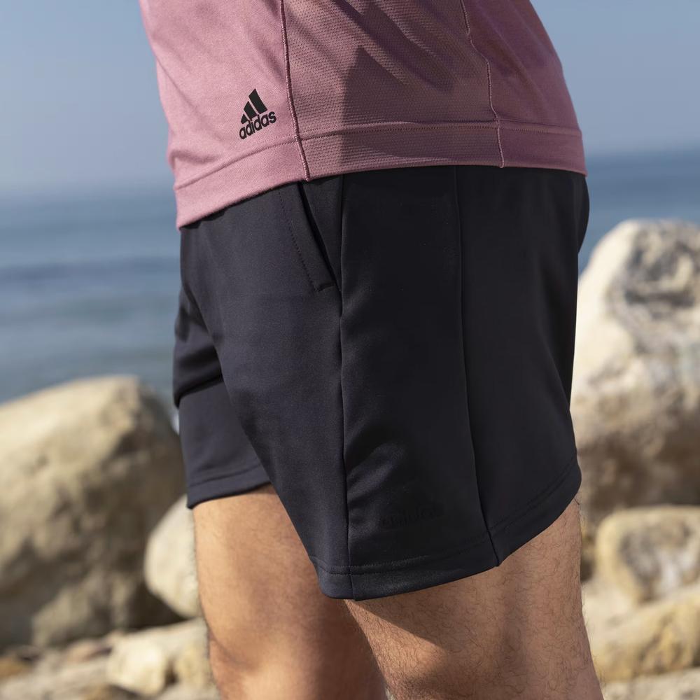 Rövidnadrág adidas Yoga Training HC4431 - fekete