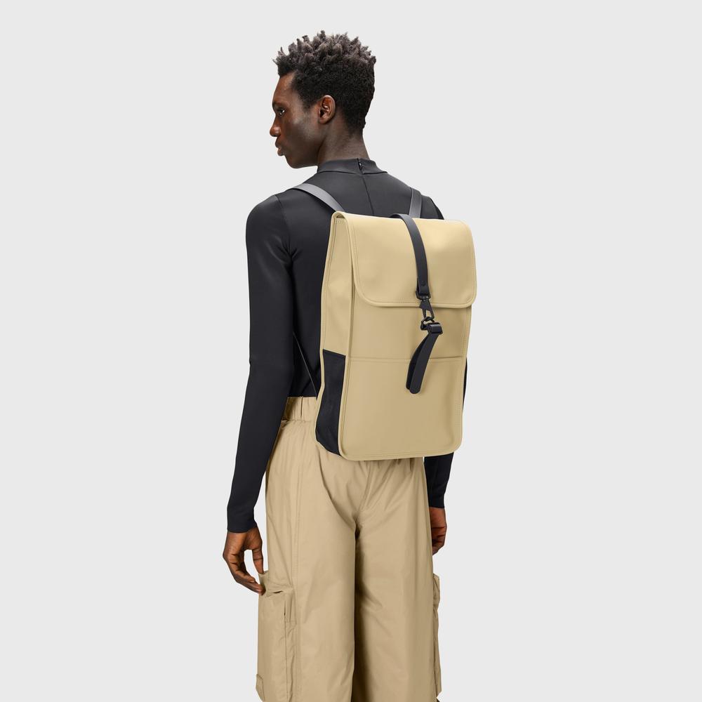 Hátitáska Rains Backpack W3 13000-24 - bézs