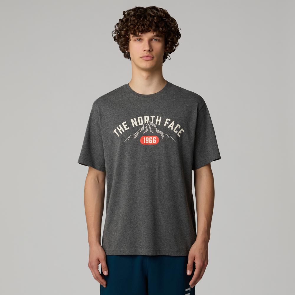 Póló The North Face Varsity Graphic 0A89DGDYY1 - szürke