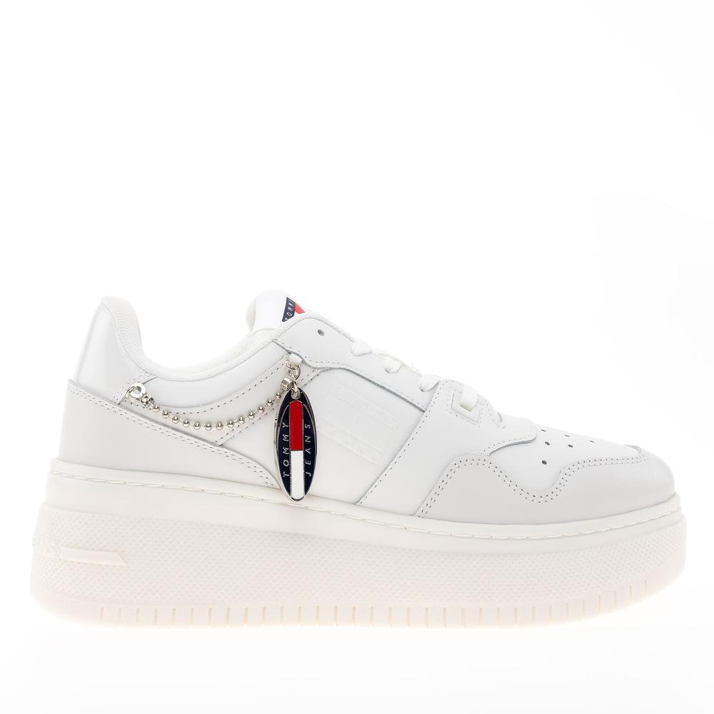 Cipő Tommy Jeans TJW Retro Flatform Charm EN0EN02421-YBL - fehér