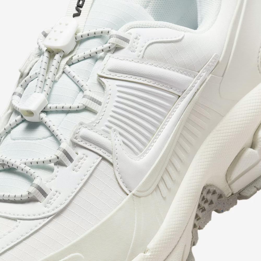 Női cipő Nike Zoom Vomero Roam HV6410-100 - fehér