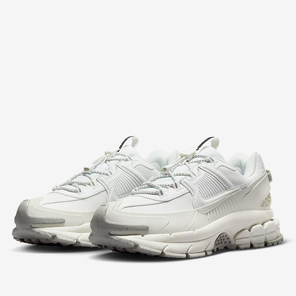 Női cipő Nike Zoom Vomero Roam HV6410-100 - fehér
