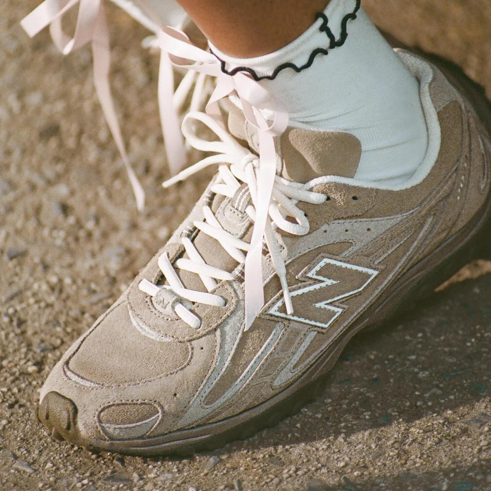 Unisex cipő New Balance U204LMMA - bézs