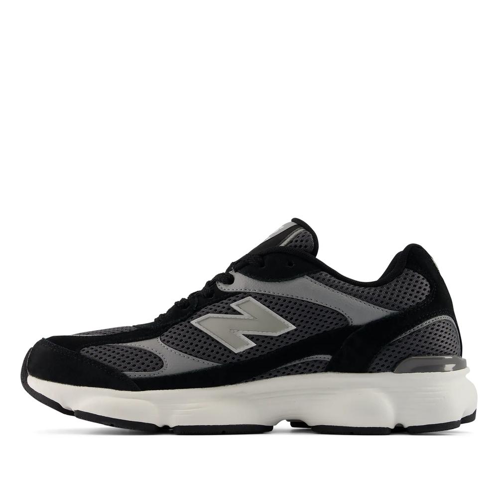 Férfi cipő New Balance M603107 - fekete