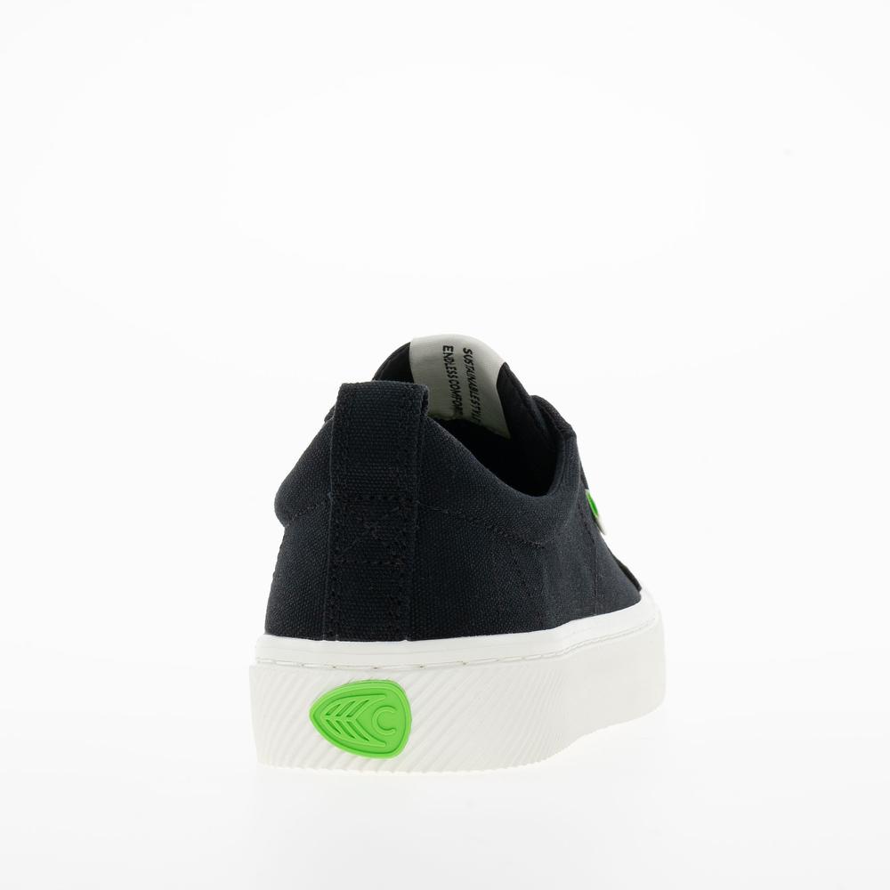 Női cipő Cariuma Oca Low 100103B01 - fekete