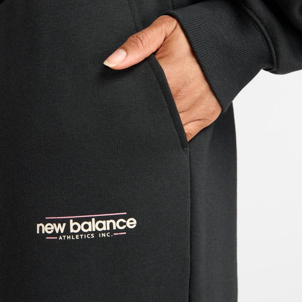 Női nadrág New Balance WP53903BK - fekete