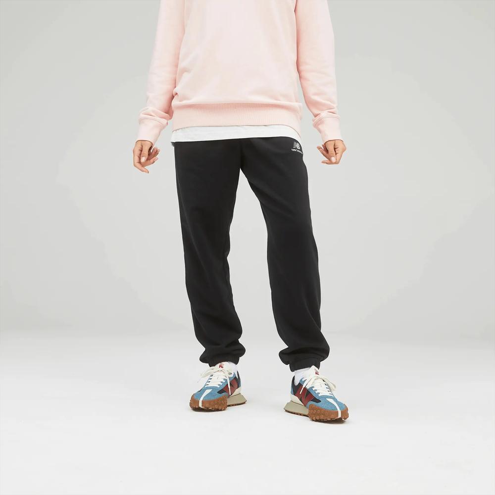 Melegítőnadrág New Balance UP21500BK - fekete