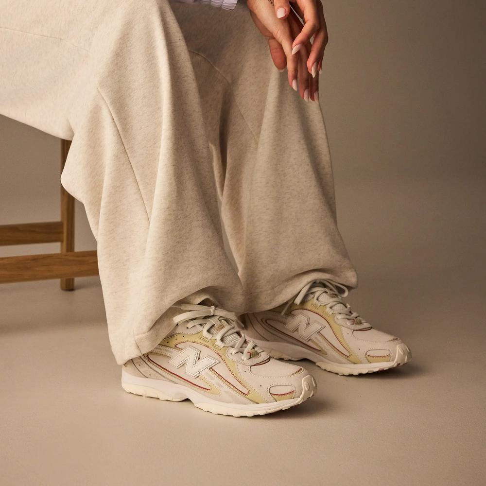 Unisex cipő New Balance U204LSC - bézs
