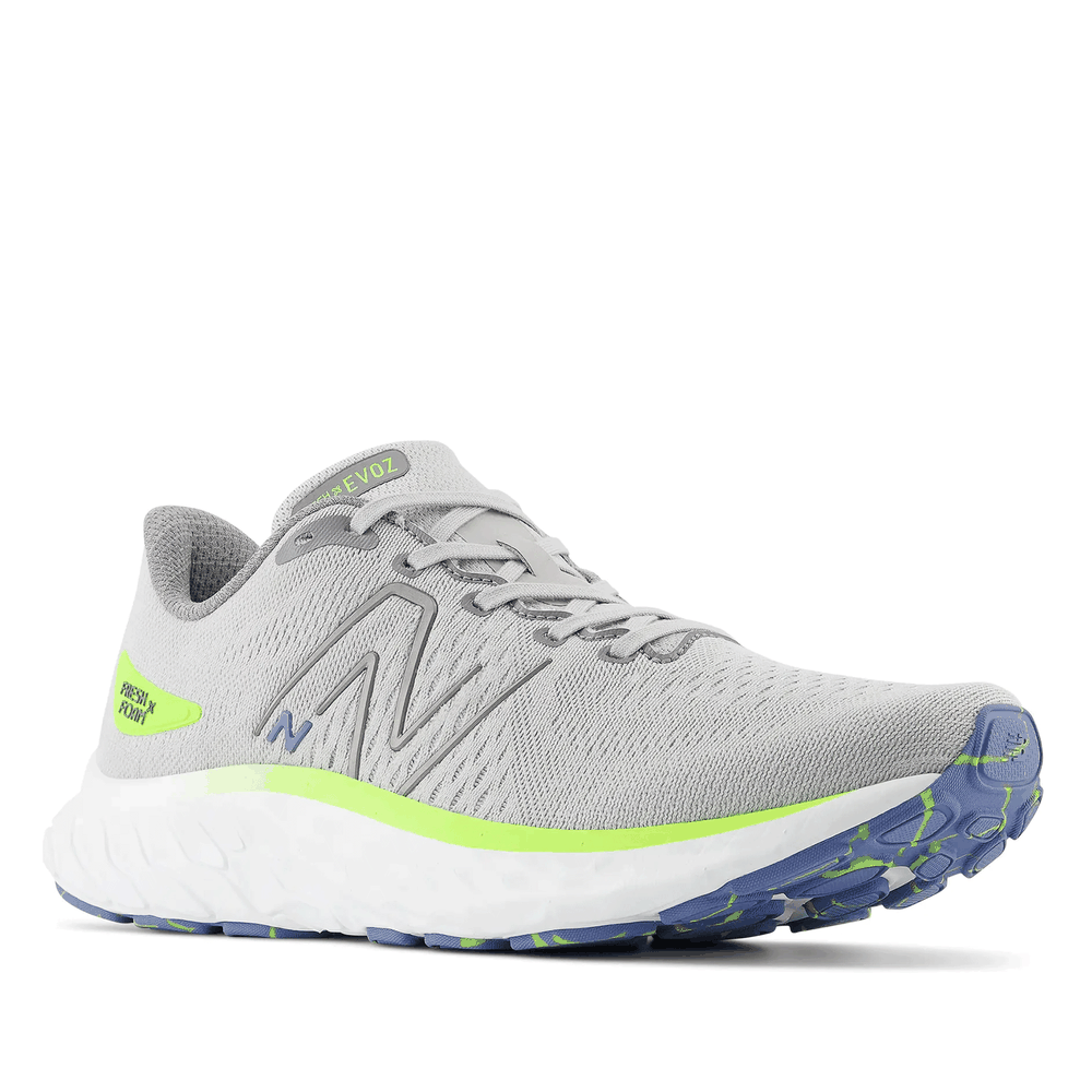 Férfi futócipő New Balance Fresh Foam Evoz v2 MEVOZCY3  – szürke