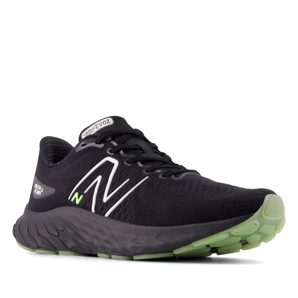 Férfi futócipő New Balance Fresh Foam Evoz MEVOZGB3– fekete