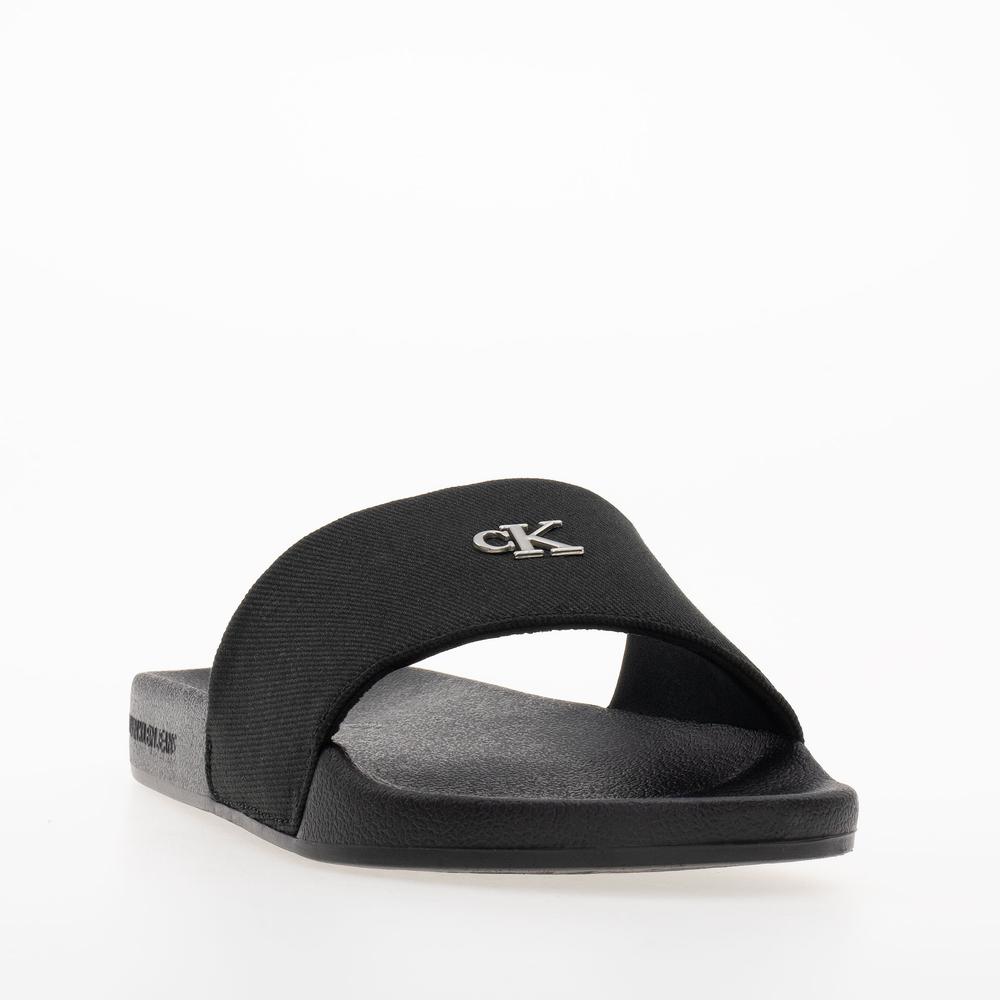 Flip Flop Calvin Klein Slide Monogram Hardware YW0YW01713-0GJ - fekete