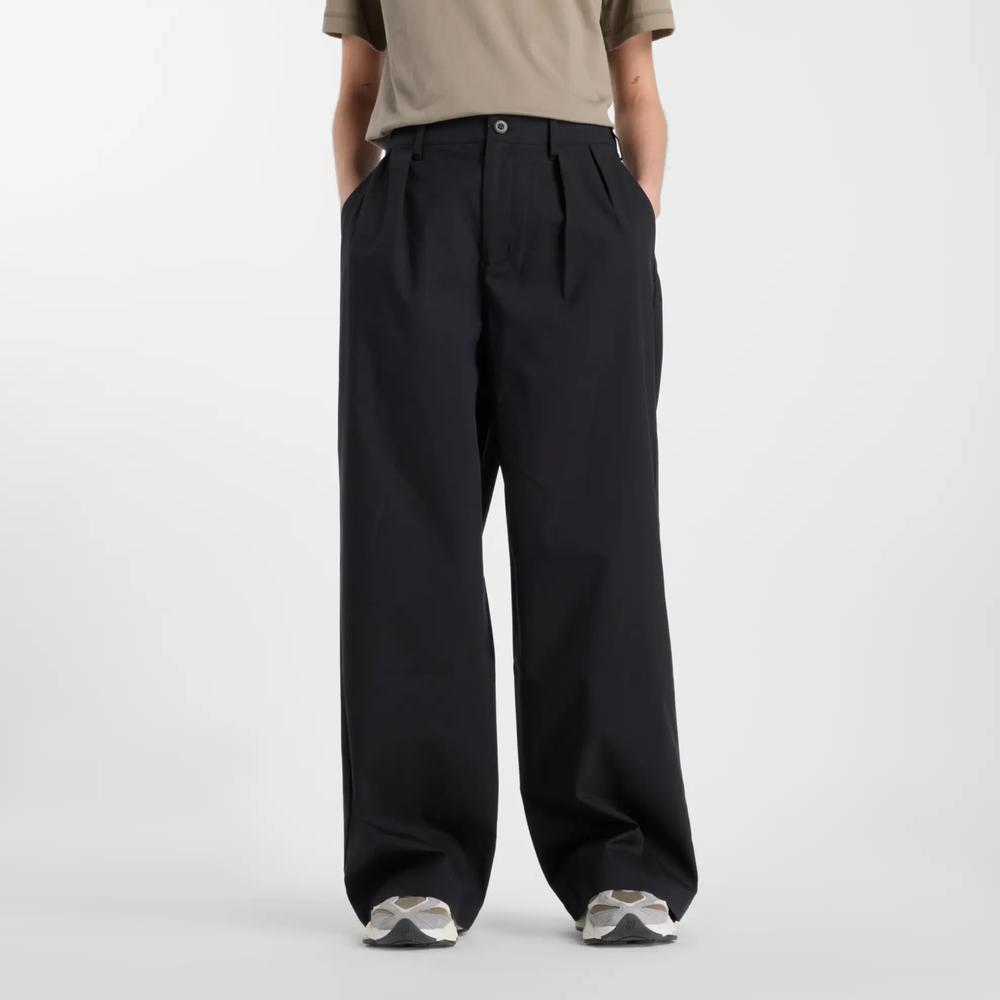 Női nadrág New Balance WP51538BK - fekete