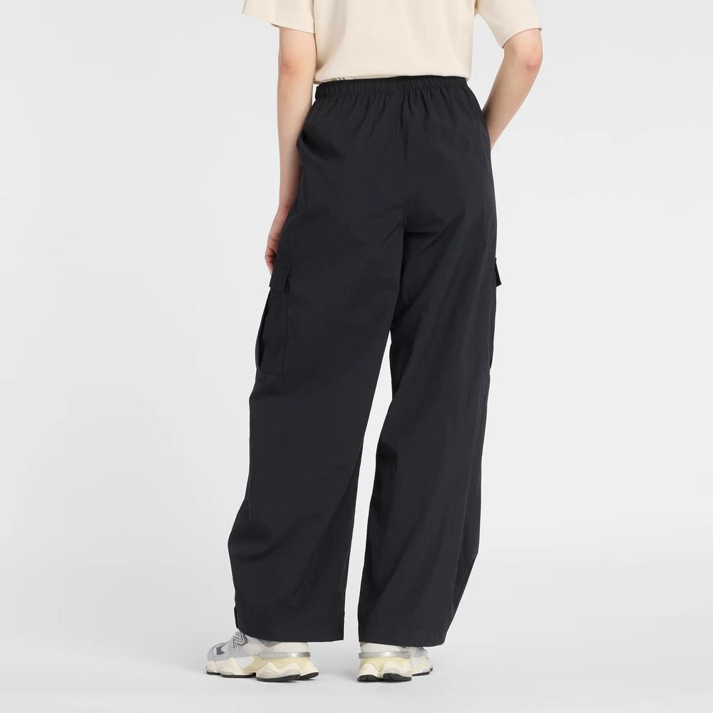 Női nadrág New Balance Cargo WP53504BK - fekete