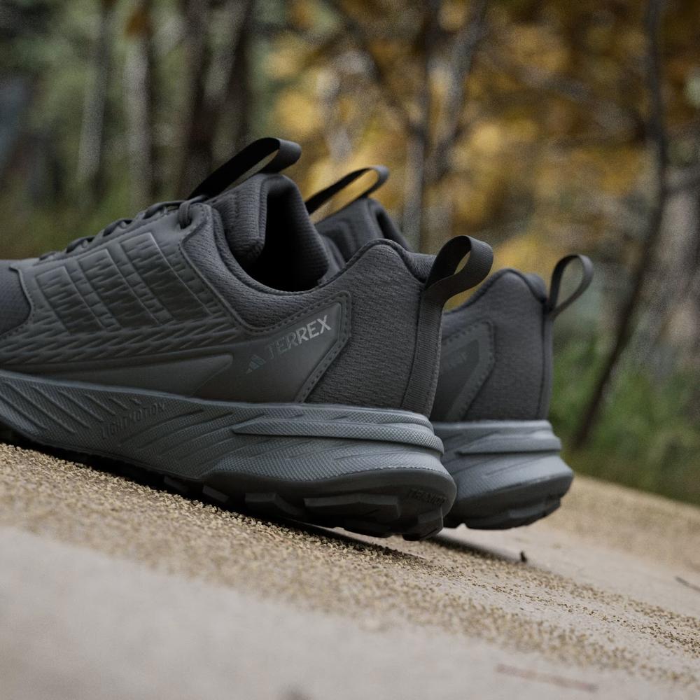 Cipő férfi adidas Terrex Tracefinder 2 Climaproof JI0274 - fekete