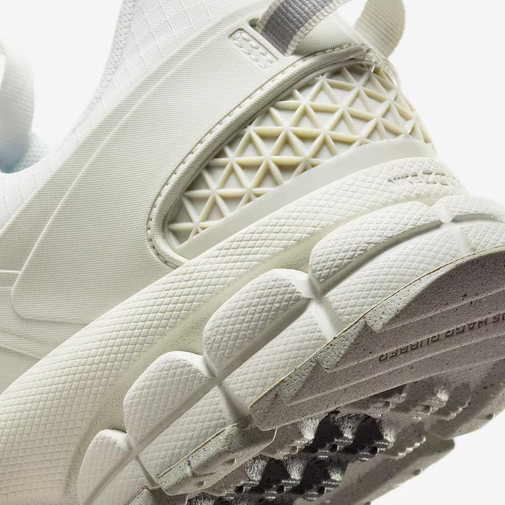 Női cipő Nike Zoom Vomero Roam HV6410-100 - fehér