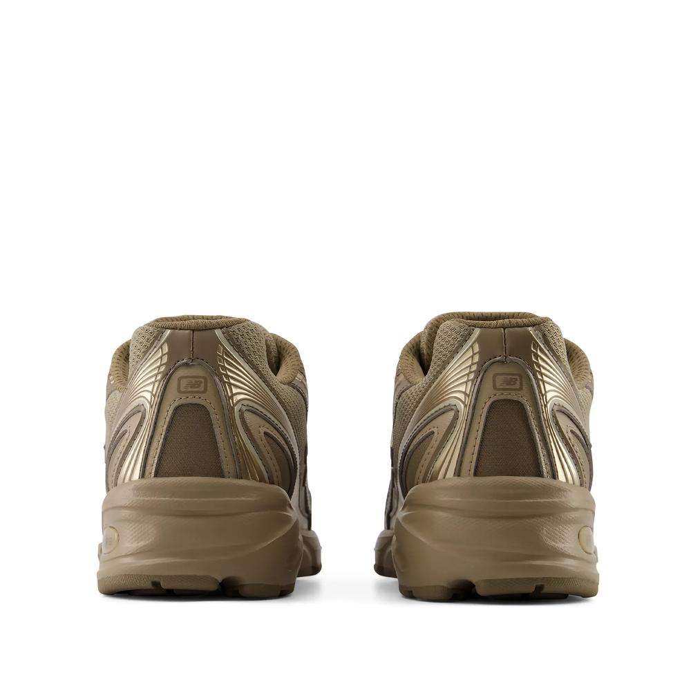 Unisex cipő New Balance U7402XX - barna