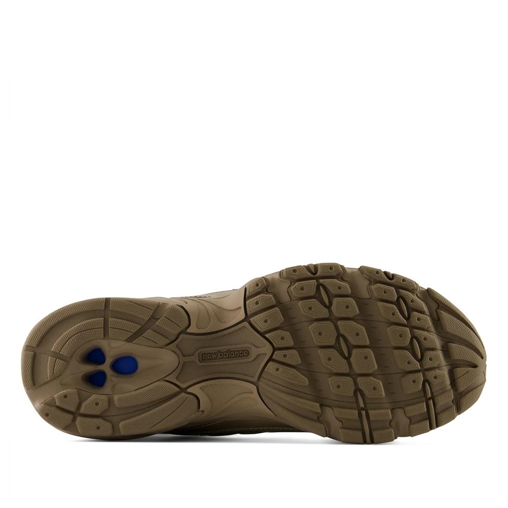 Unisex cipő New Balance U7402XX - barna
