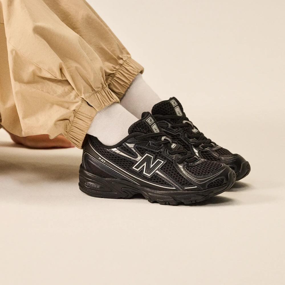 Gyermekcipő New Balance PZ740BM - fekete
