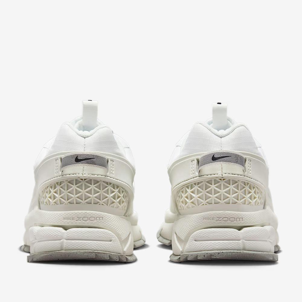 Női cipő Nike Zoom Vomero Roam HV6410-100 - fehér