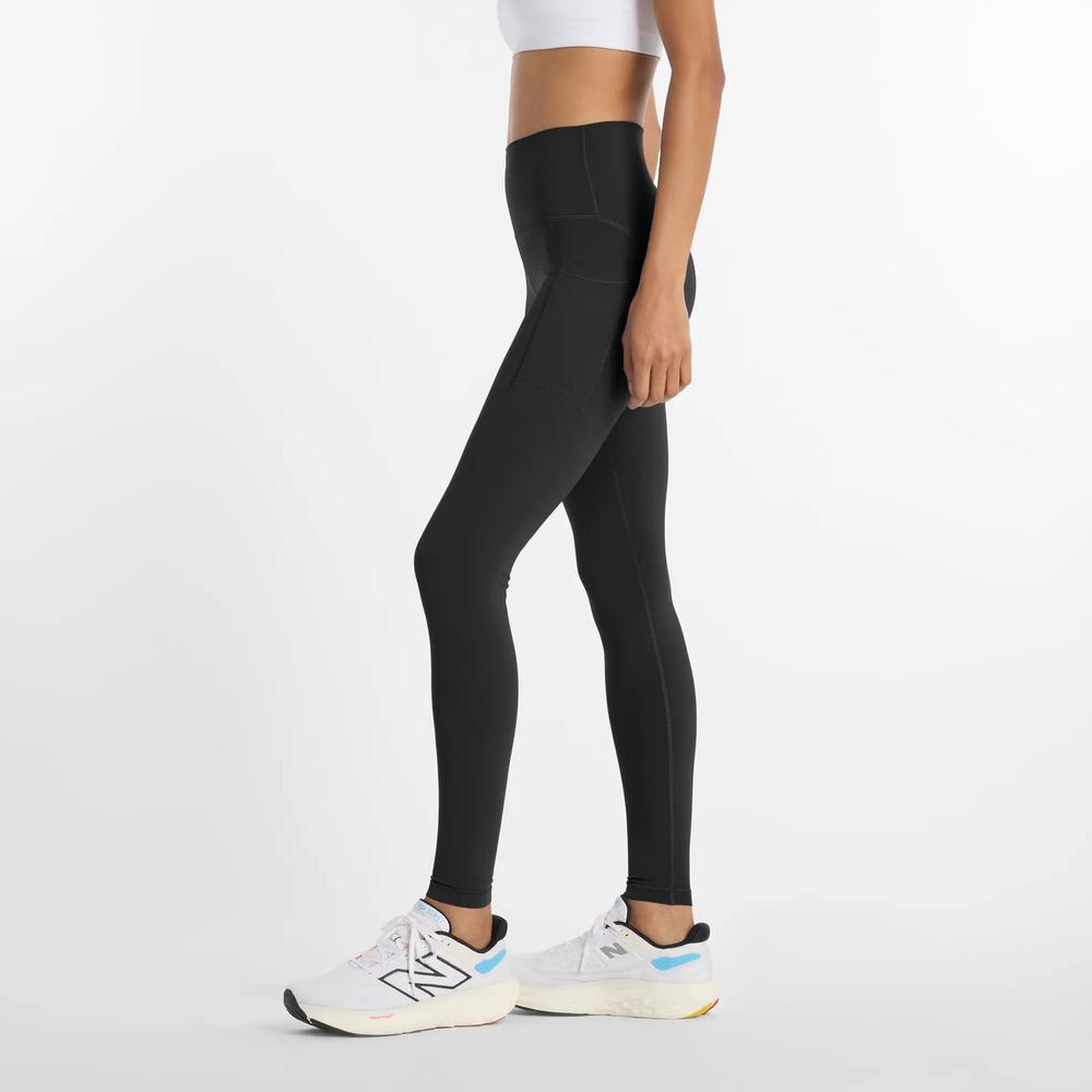 Női nadrág New Balance Sleek WP51275BK - fekete