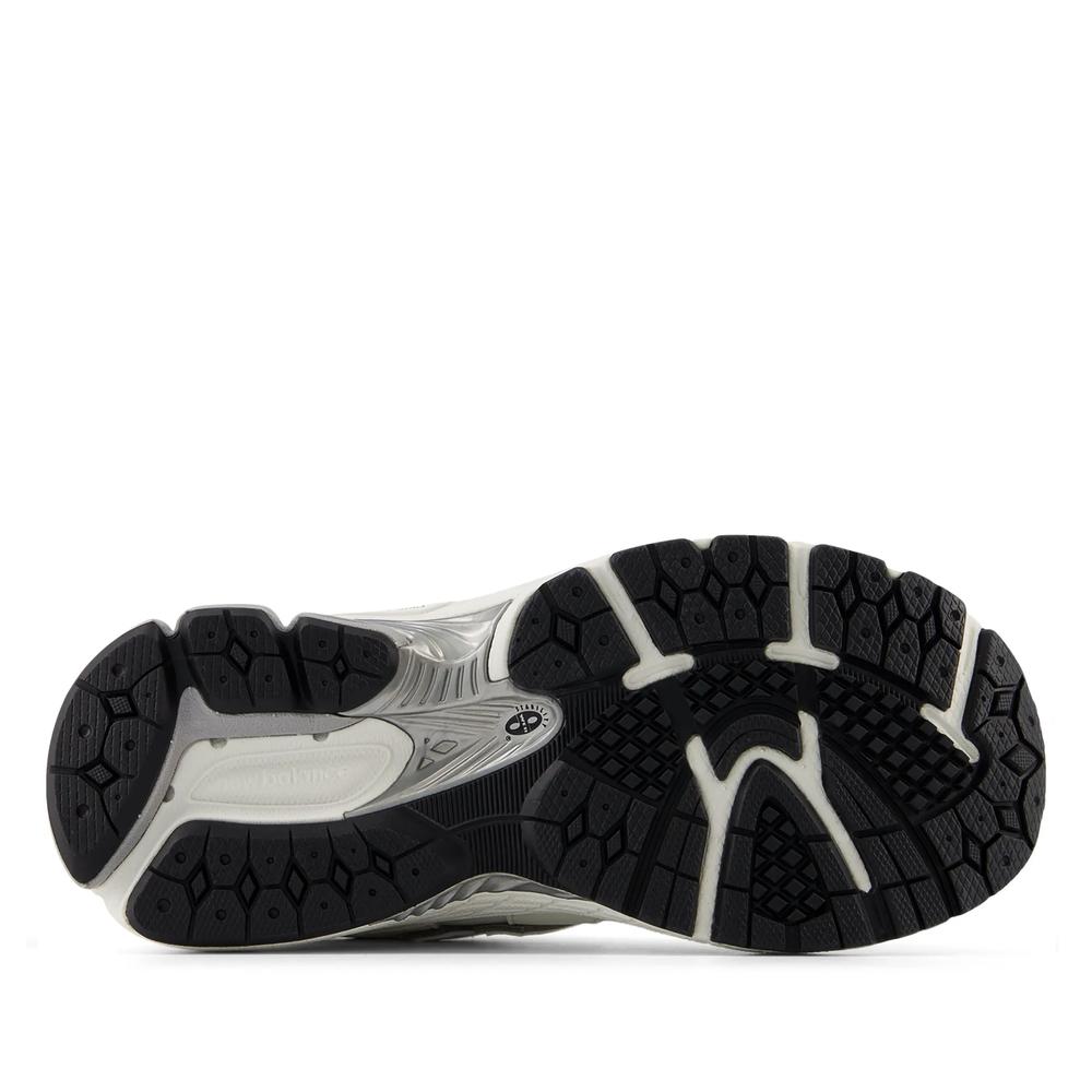 Gyermekcipő New Balance PC2002PN - fehér