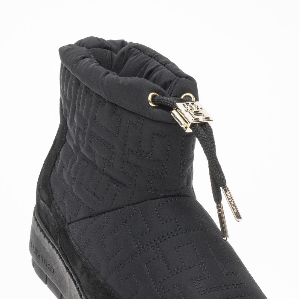 Cipő Tommy Hilfiger Tommy Monogram Snowboot FW0FW07637-BDS - fekete