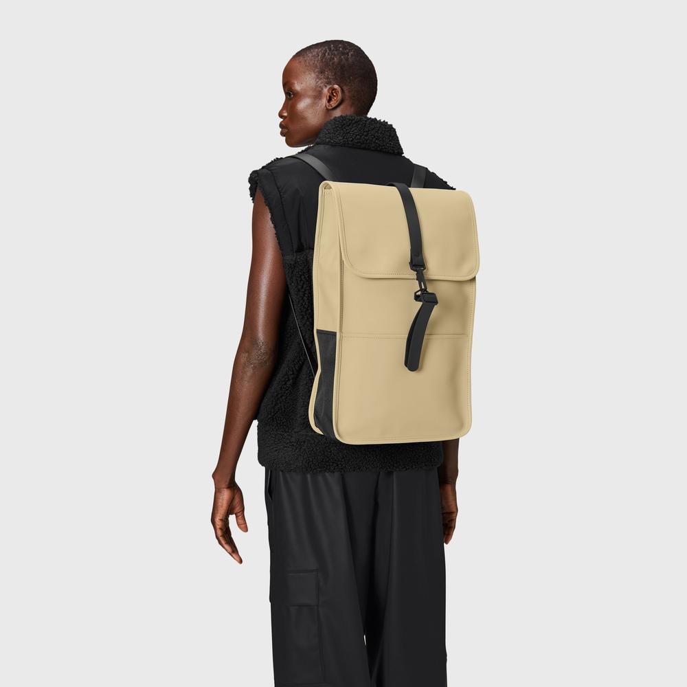 Hátitáska Rains Backpack W3 13000-24 - bézs