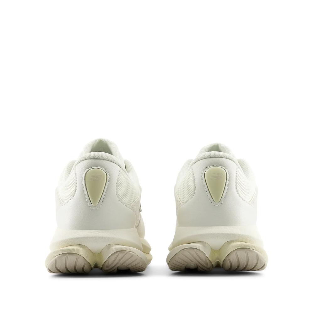 Unisex cipő New Balance UTFOA4U0 - bézs