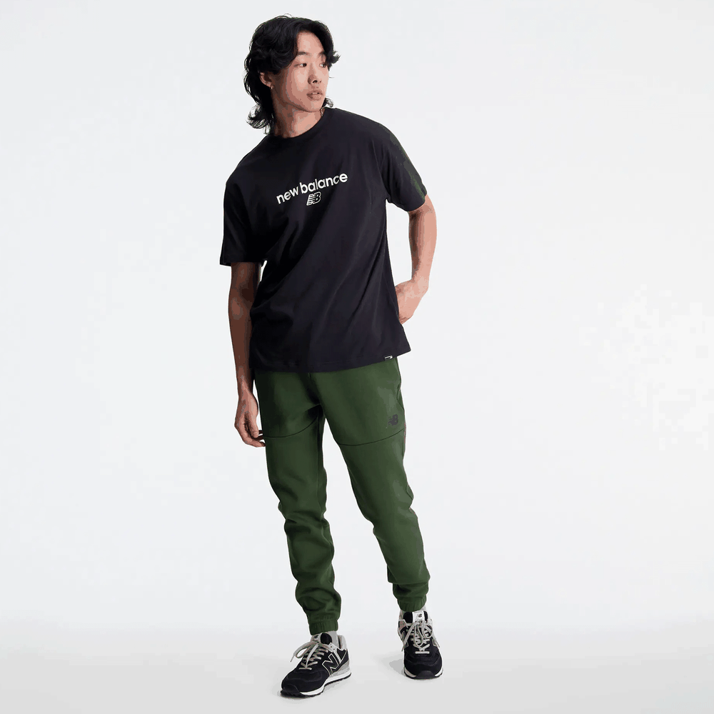 Férfi póló New Balance MT33529BK - fekete