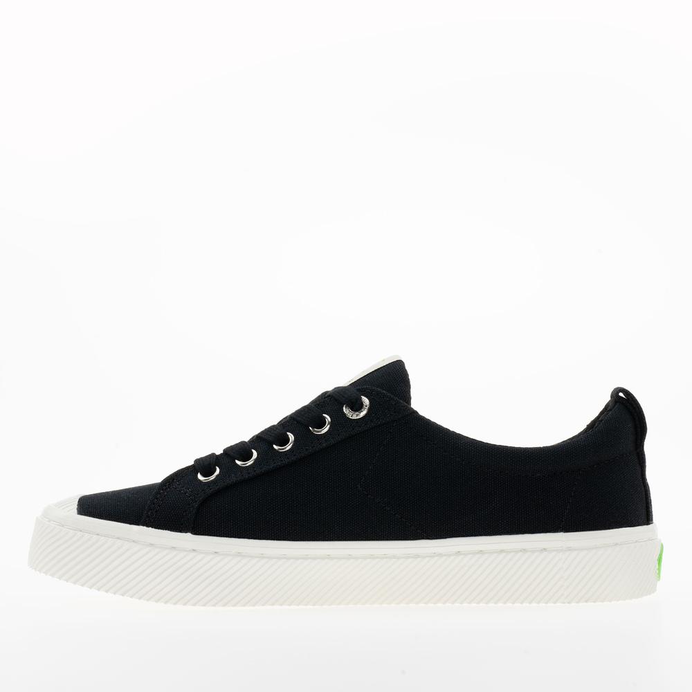 Női cipő Cariuma Oca Low 100103B01 - fekete