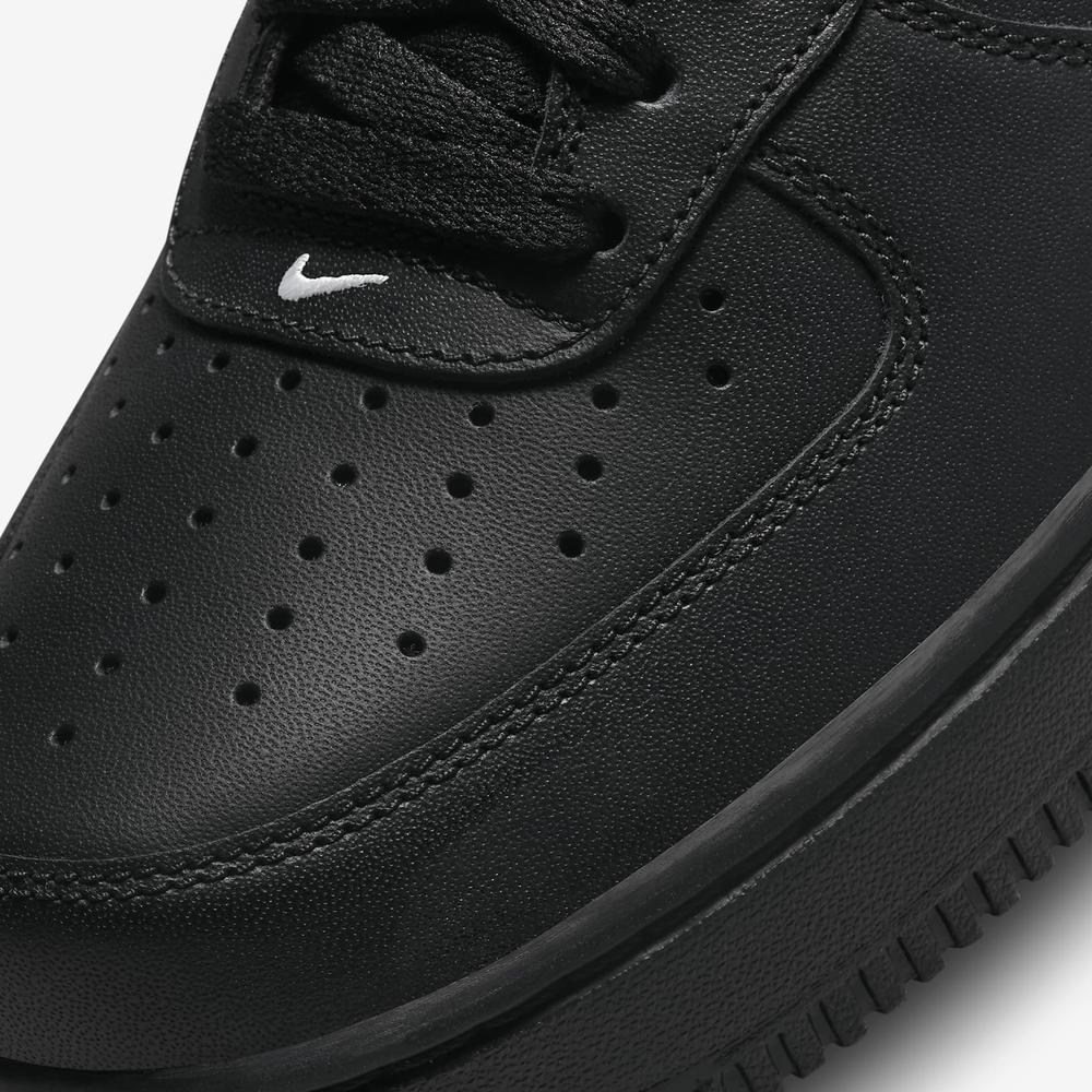 Cipő Nike Air Force 1 '07 Essential FZ0627-010 - fekete