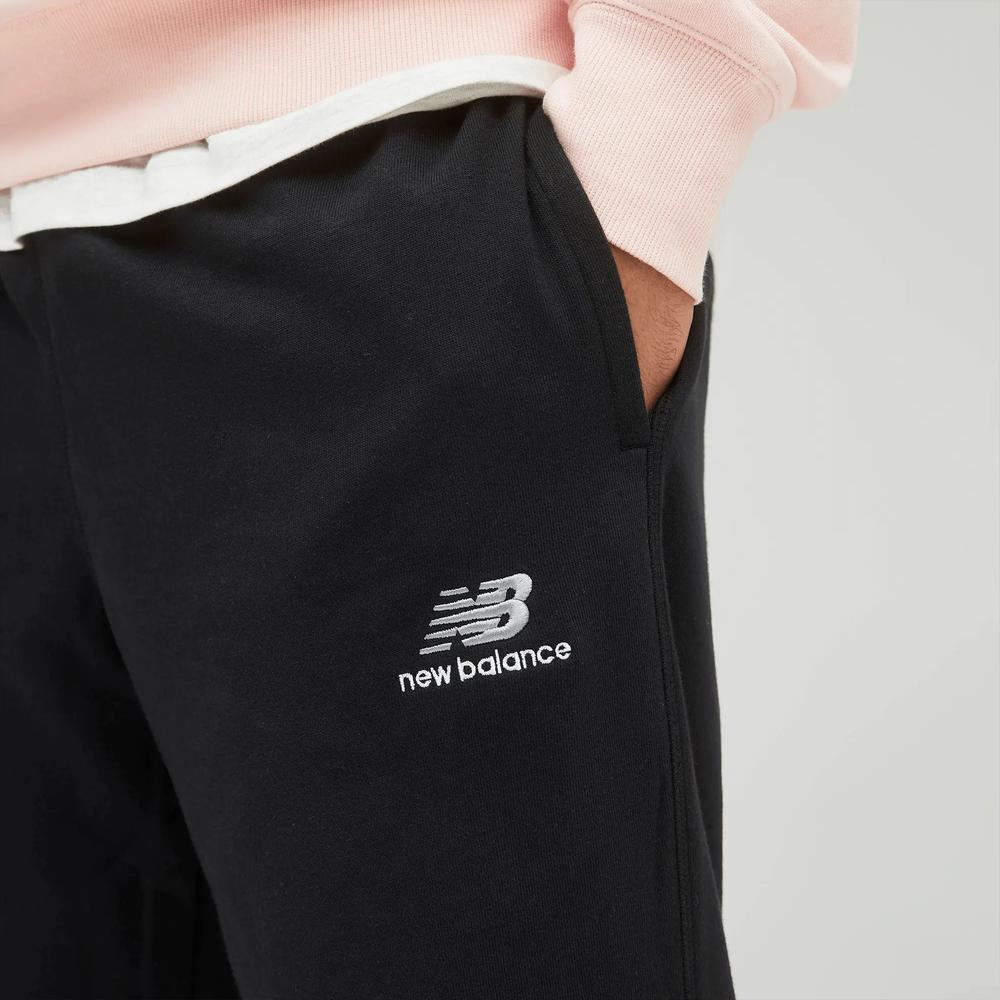 Melegítőnadrág New Balance UP21500BK - fekete