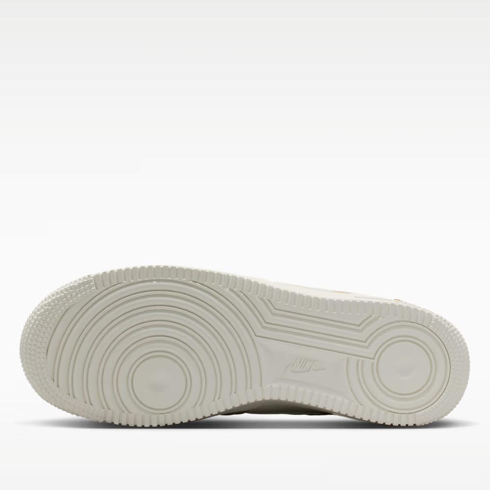 Női cipő Nike Air Force 1 '07 SE IV5197-200 - bézs