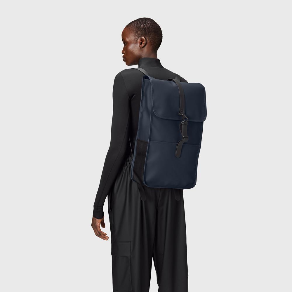 Hátitáska Rains Backpack W3 13000-47 - sötétkék