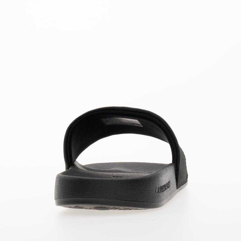 Flip Flop Calvin Klein Slide Monogram Hardware YW0YW01713-0GJ - fekete