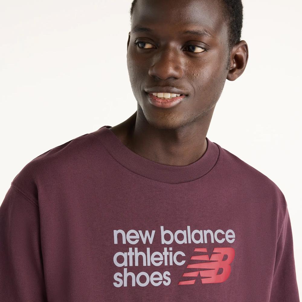 Férfi póló New Balance Athletics Premium Relaxed Chest Logo MT51900YLR - gesztenyebarna